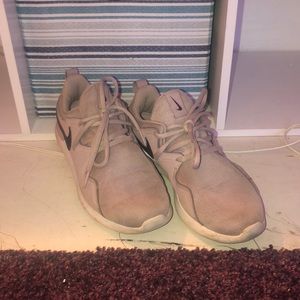 Nike sneakers (size - 6.5)